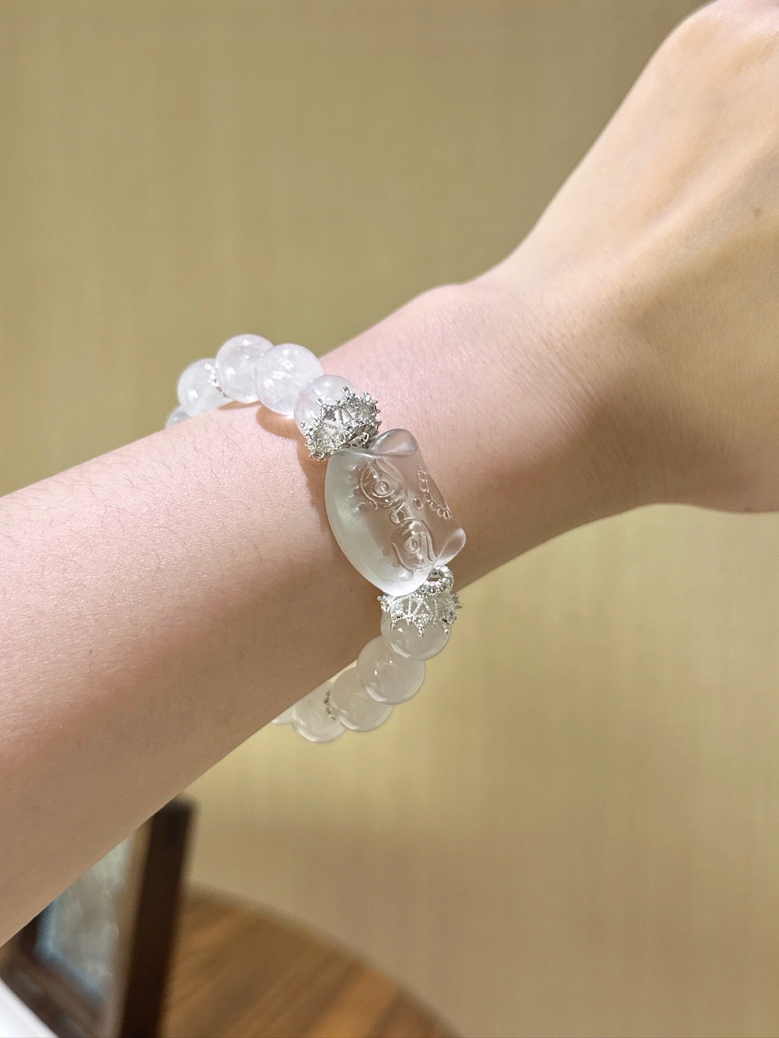 ▫️▪️ White Ghost White Crystal Fox Bracelet
